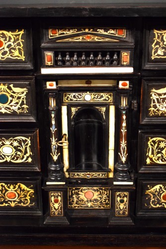 Louis XIV - Coin cabinet of the 17th century,  City of Florence